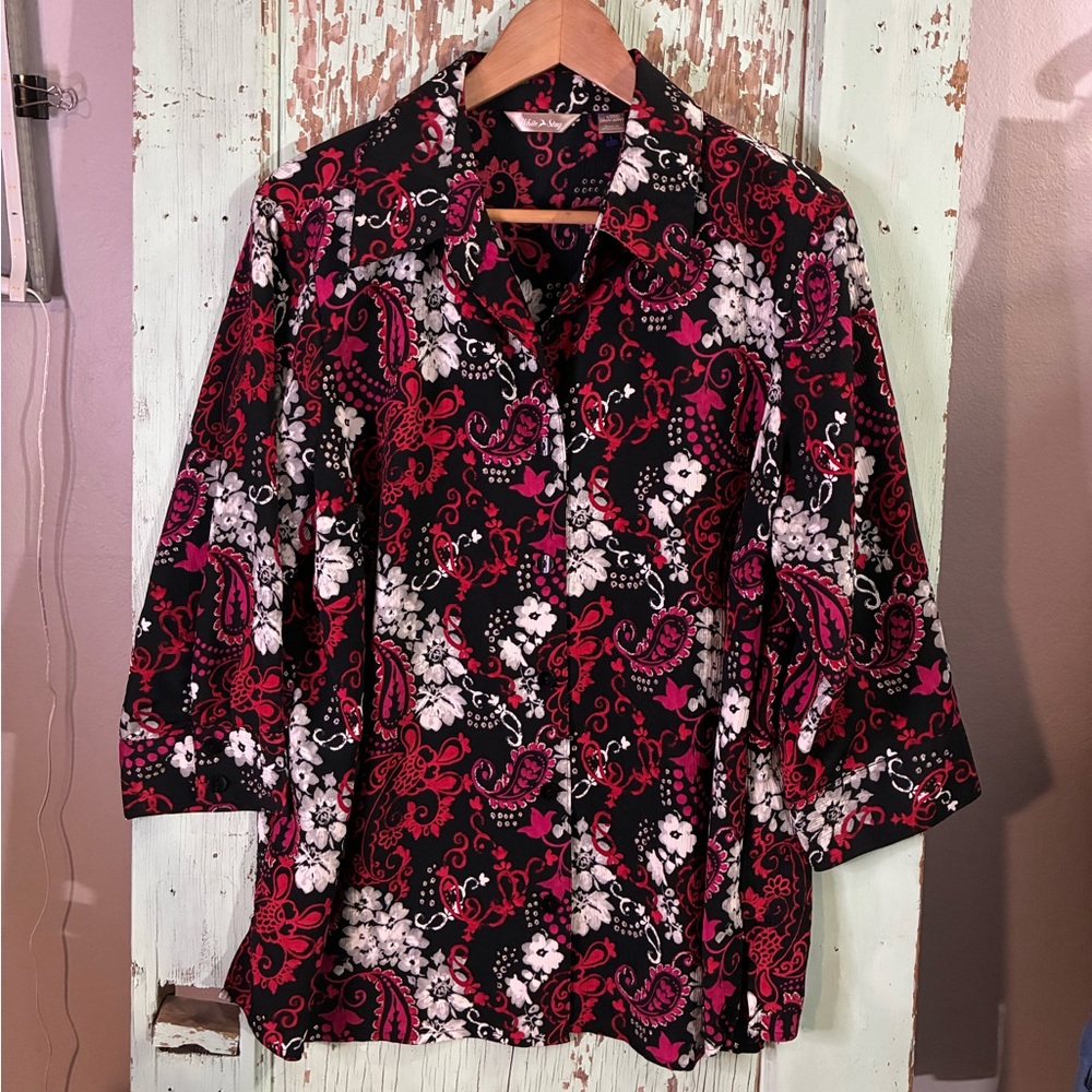 White Stag Red and black floral 3/4 Sleeve Button Down Blouse